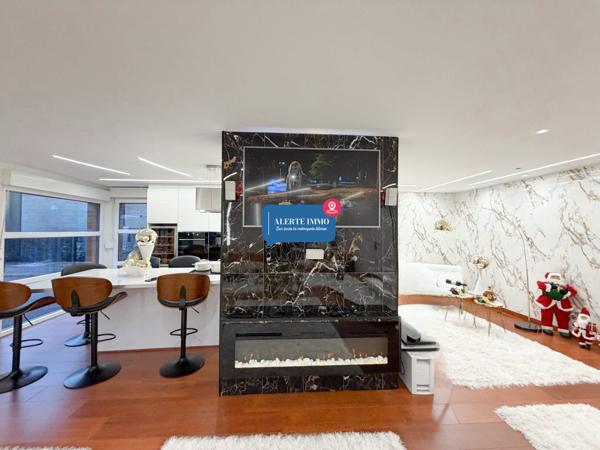 Maison cubique individuelle de 2021, de 183 m2 hab sur une parcelle d'environ 684 m2, 4 ch, jardin