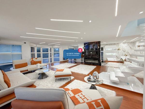 Maison cubique individuelle de 2021, de 183 m2 hab sur une parcelle d'environ 684 m2, 4 ch, jardin