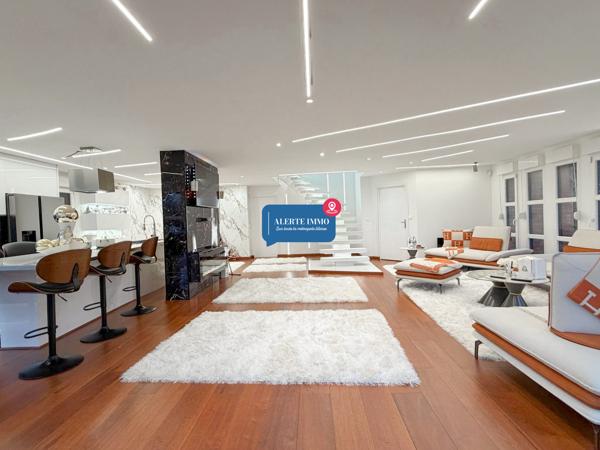Maison cubique individuelle de 2021, de 183 m2 hab sur une parcelle d'environ 684 m2, 4 ch, jardin