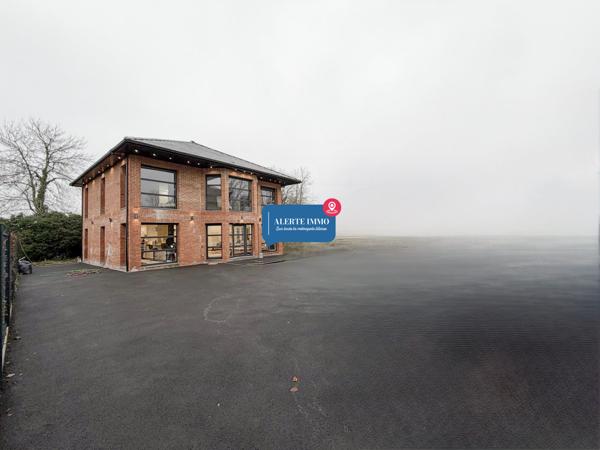 Maison cubique individuelle de 2021, de 183 m2 hab sur une parcelle d'environ 684 m2, 4 ch, jardin