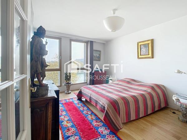 T2 vue sur Seine proche commerces et transports