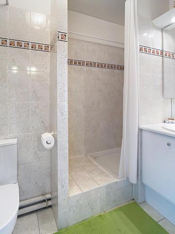 T2 vue sur Seine proche commerces et transports