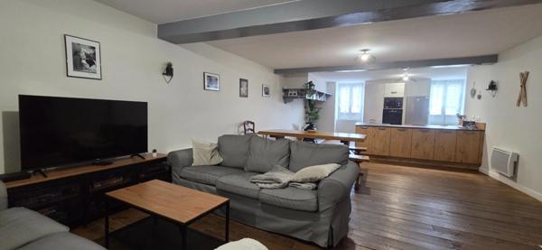 Exclusivité : Appartement atypique T3, 110m², rénovation de qualité, LARUNS (64)