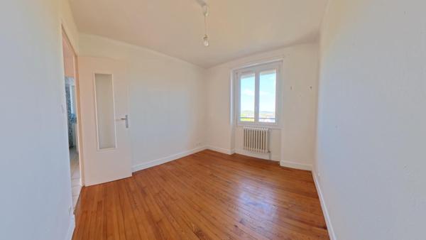 Appartement
         4 pièces
        - 80 m² Exclusivité 139 000 € *