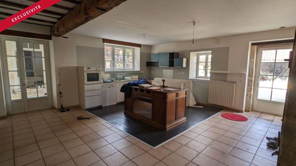 Grande demeure de bourg 17 ème rénovée