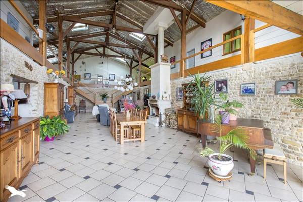 Maison à vendre |  Tonnay-Charente |  8 pièces | 469 m²