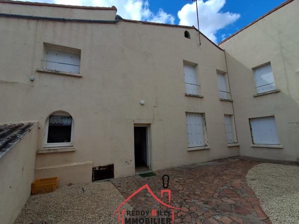 Ensemble immobilier de 2 maisons de 3 chambres chacune + 2 garages
