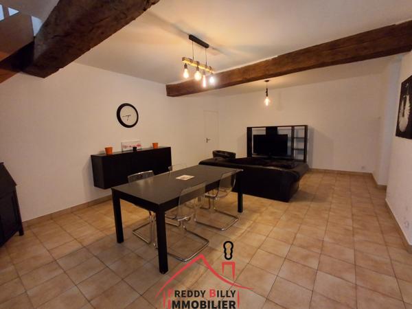 Ensemble immobilier de 2 maisons de 3 chambres chacune + 2 garages