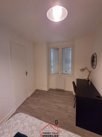 Ensemble immobilier de 2 maisons de 3 chambres chacune + 2 garages