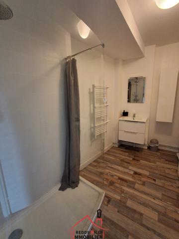 Ensemble immobilier de 2 maisons de 3 chambres chacune + 2 garages