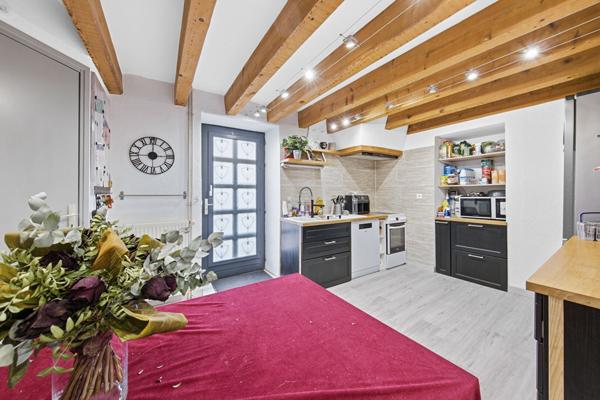 A vendre: Très Belle Maison en Pierre à Dracy-le-Fort de 5 pièces plus deux appartements
