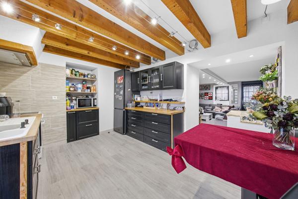 A vendre: Très Belle Maison en Pierre à Dracy-le-Fort de 5 pièces plus deux appartements