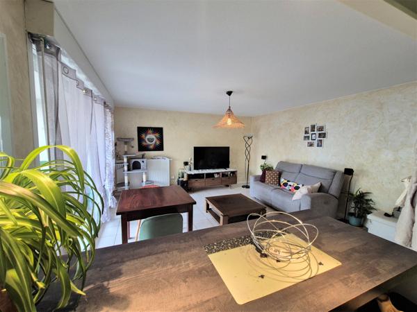 Appartement 3 pièces à vendre à Grenoble/ Rue Ampère Récent Vue montagne Garage