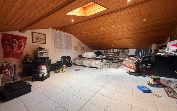 Maison à vendre    3 pièces •  Pouxeux