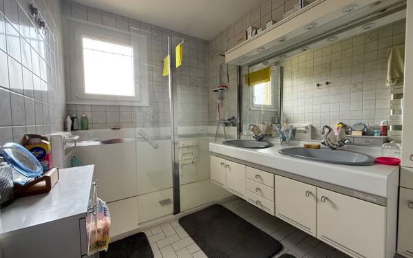 Maison à vendre    3 pièces •  Pouxeux