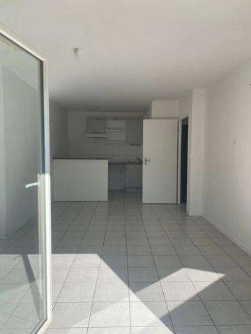 T2 Lumineux de 49 m² – Balcon, Parking, Calme – À 10 min du Centre de Bordeaux