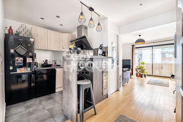 Appartement 2 pièces / terrasse, balcon, cave et parking