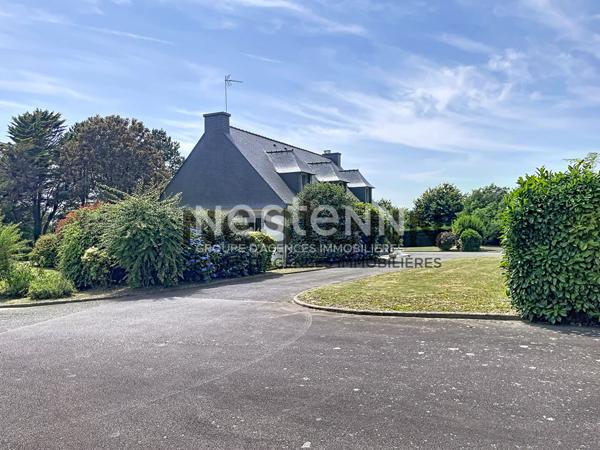 A VENDRE - Propriété de 235 m² sur 5 460 m² de terrain constructible avec fort potentiel