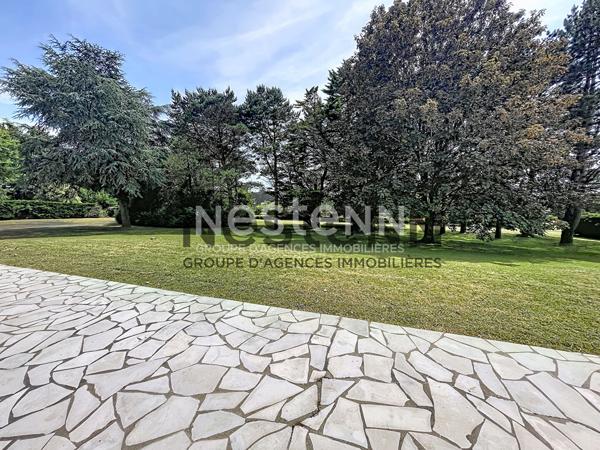 A VENDRE - Propriété de 235 m² sur 5 460 m² de terrain constructible avec fort potentiel