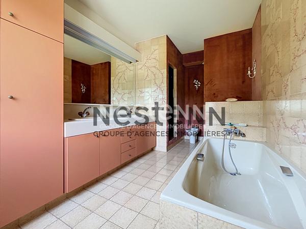 A VENDRE - Propriété de 235 m² sur 5 460 m² de terrain constructible avec fort potentiel