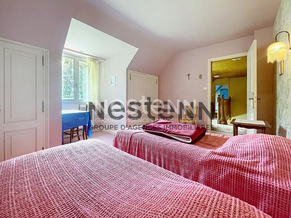 A VENDRE - Propriété de 235 m² sur 5 460 m² de terrain constructible avec fort potentiel