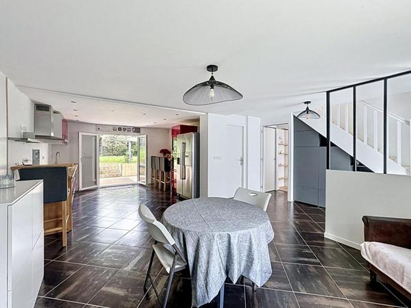 Igny Place de la Ferme  Maison moderne de  208 m²  6 chambres  Espace réception 70 m2  Jardin sans vis-à-vis  DPE C