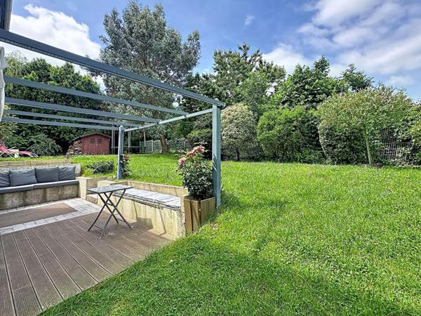 Igny Place de la Ferme  Maison moderne de  208 m²  6 chambres  Espace réception 70 m2  Jardin sans vis-à-vis  DPE C