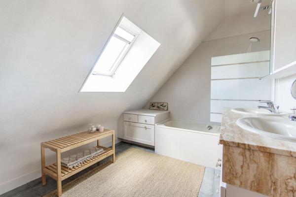Maison Sainte Genevieve Des Bois 7 pièce(s) 138 m2 hab - 152 m² au sol