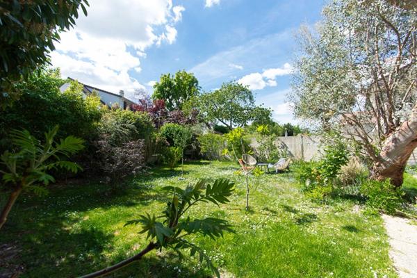 Maison Sainte Genevieve Des Bois 7 pièce(s) 138 m2 hab - 152 m² au sol