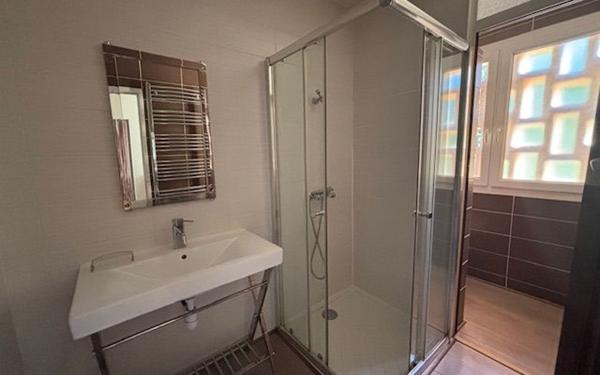 Maison à louer    5 pièces •  Arcachon