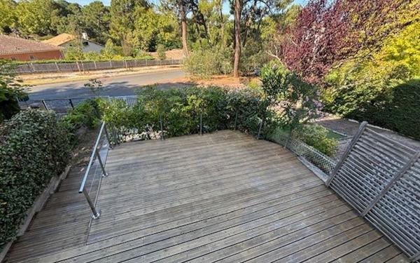 Maison à louer    5 pièces •  Arcachon