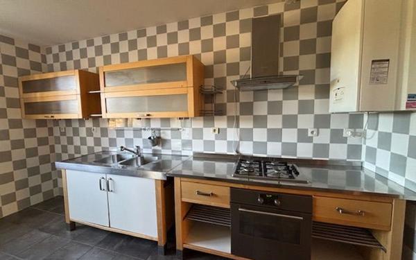 Maison à louer    5 pièces •  Arcachon