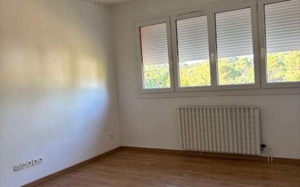 Maison à louer    5 pièces •  Arcachon