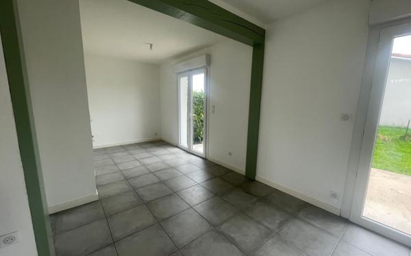 Maison à louer    2 pièces •  Hinx