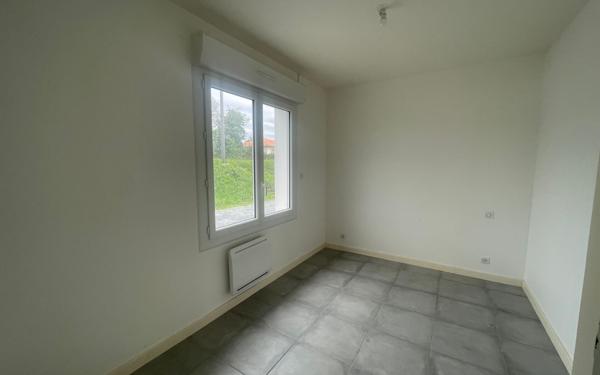 Maison à louer    2 pièces •  Hinx