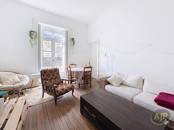 Location appartement Nantes : 1 001 € - AJP Immobilier Nantes Ouest