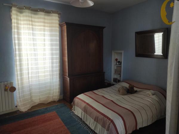 Maison à SAINT-JEAN-D'ANGELY, 17400 - 6 pièces 158m²