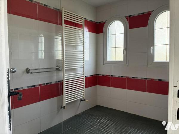 Traditionnelle cossue en bon état