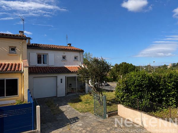 CARCASSONNE Maison trois faces entièrement rénovée avec garage terrasse et trois chambres proche commodités