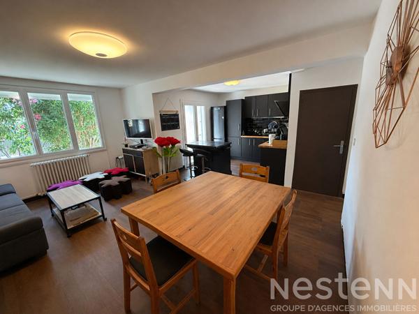 CARCASSONNE Maison trois faces entièrement rénovée avec garage terrasse et trois chambres proche commodités
