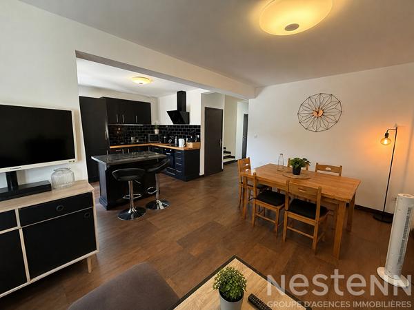 CARCASSONNE Maison trois faces entièrement rénovée avec garage terrasse et trois chambres proche commodités