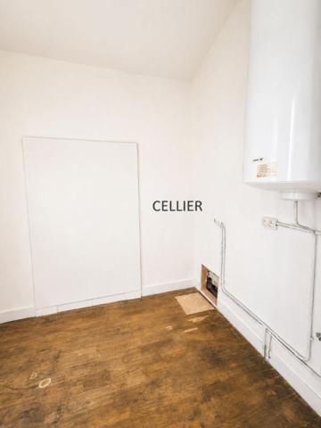 APPARTEMENT T3 de 73 m2, PROCHE BOURG, PLAGES ET LORIENT - STATIONNEMENT EXISTANT DANS LA COUR