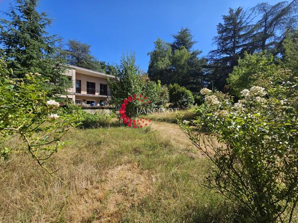 Maison d'architecte 167m² sur terrain arboré de 5100m²