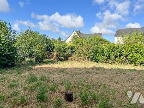LA MEZIERE - Une longère composée de deux logements :

Le premier, d'une surface d'environ 80...