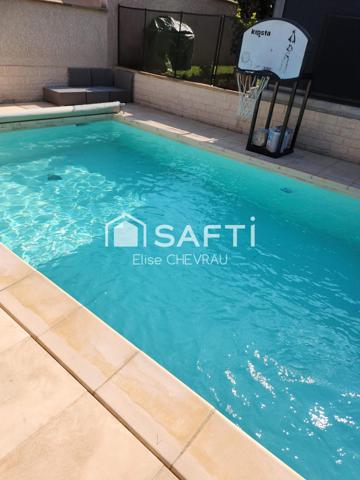 Maison individuelle, plein coeur Charnay, piscine