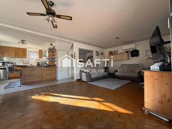 Maison individuelle, plein coeur Charnay, piscine