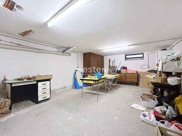 Maison à vendre à Perpignan de 170m2 - Secteur La Lunette en 4 faces et garage double.