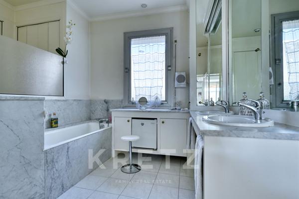 Hôtel Particulier du XVIIIème avec patio et terrasse