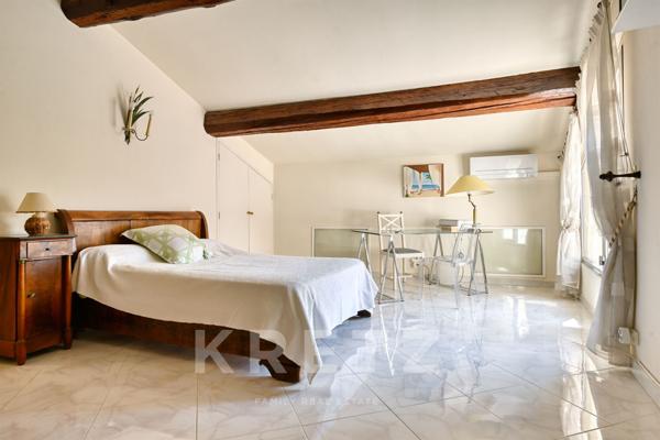 Hôtel Particulier du XVIIIème avec patio et terrasse