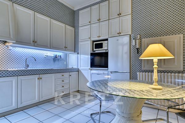 Hôtel Particulier du XVIIIème avec patio et terrasse